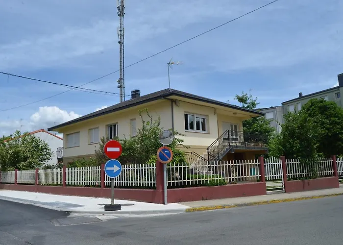 Casa Completa E Independiente En Centro De Melide