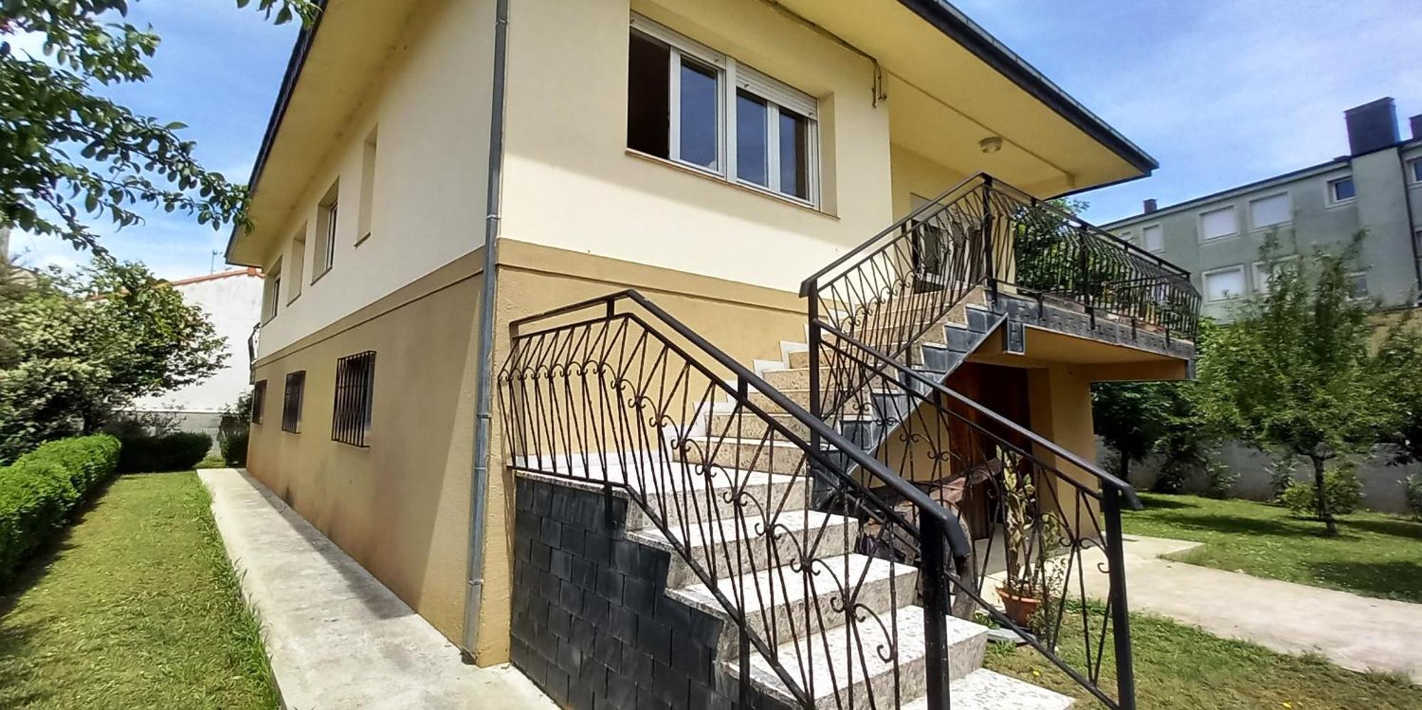 Casa Completa E Independiente En Centro De Hébergement de vacances Melide
